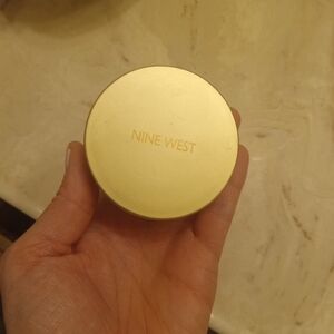 Beautiful Nine West Loose Finishing Powder Like New